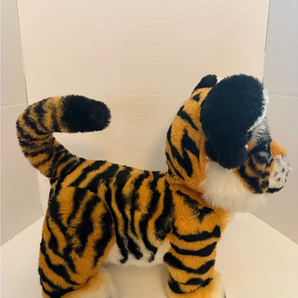 Hasbro Fur Real Roarin Tyler Playful  Tiger with Black and Orange Stripes - Picture 6 of 9